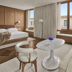 Studio met een Slaapkamer en een King Size Bed